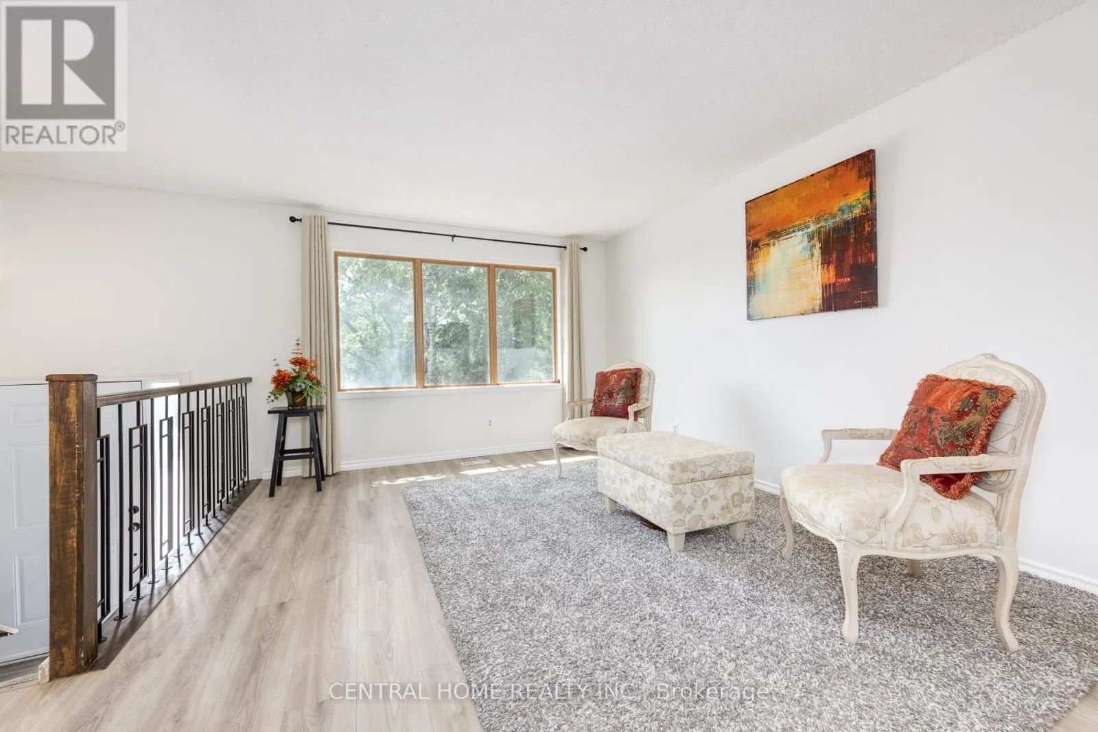 92 PINEMEADOW CRESCENT