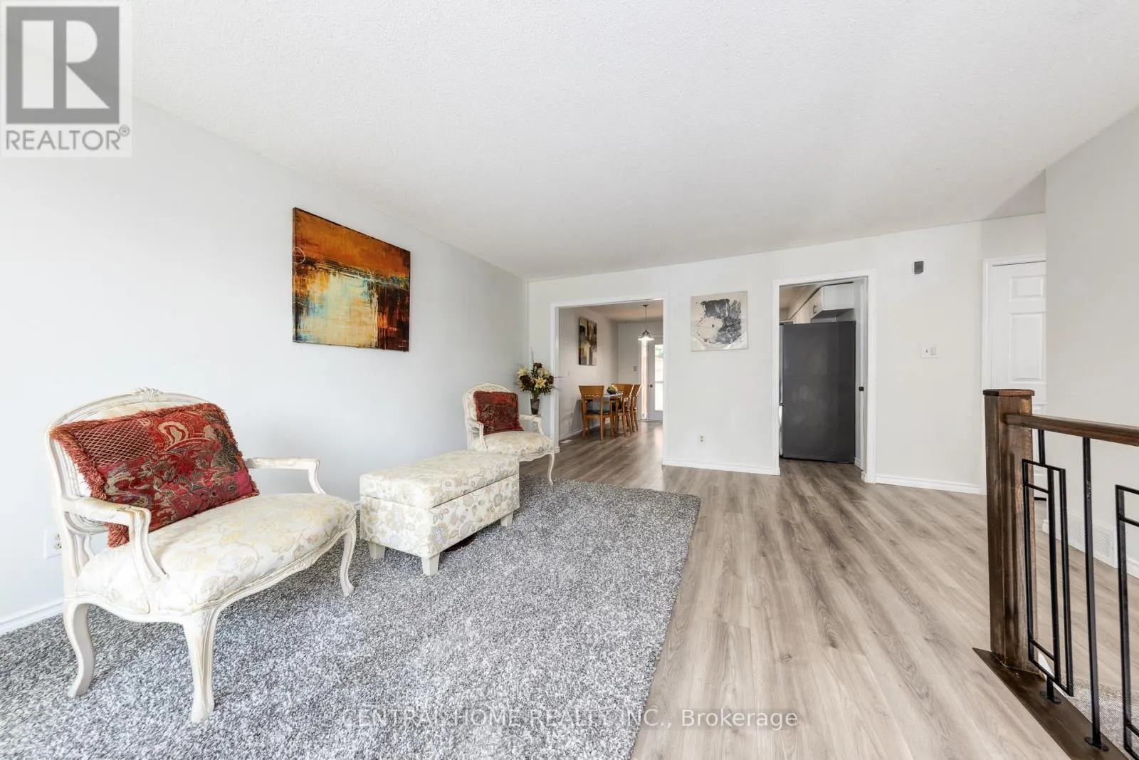 92 PINEMEADOW CRESCENT