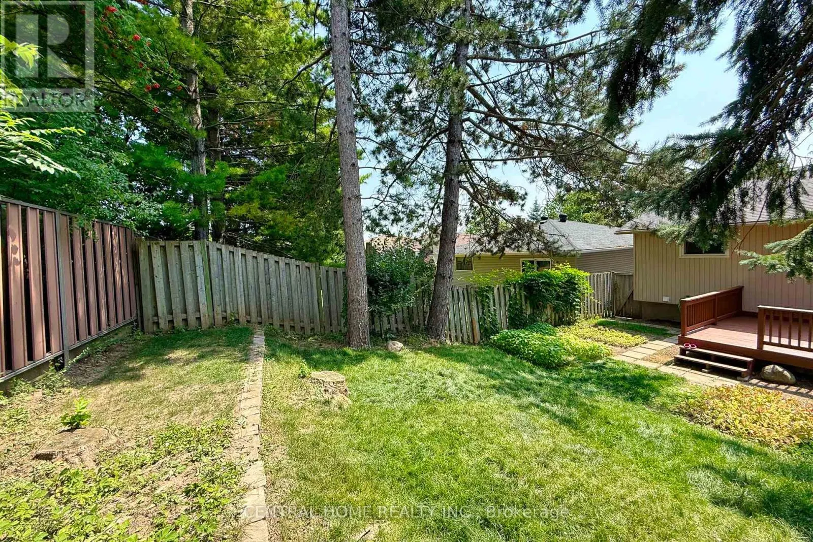 92 PINEMEADOW CRESCENT