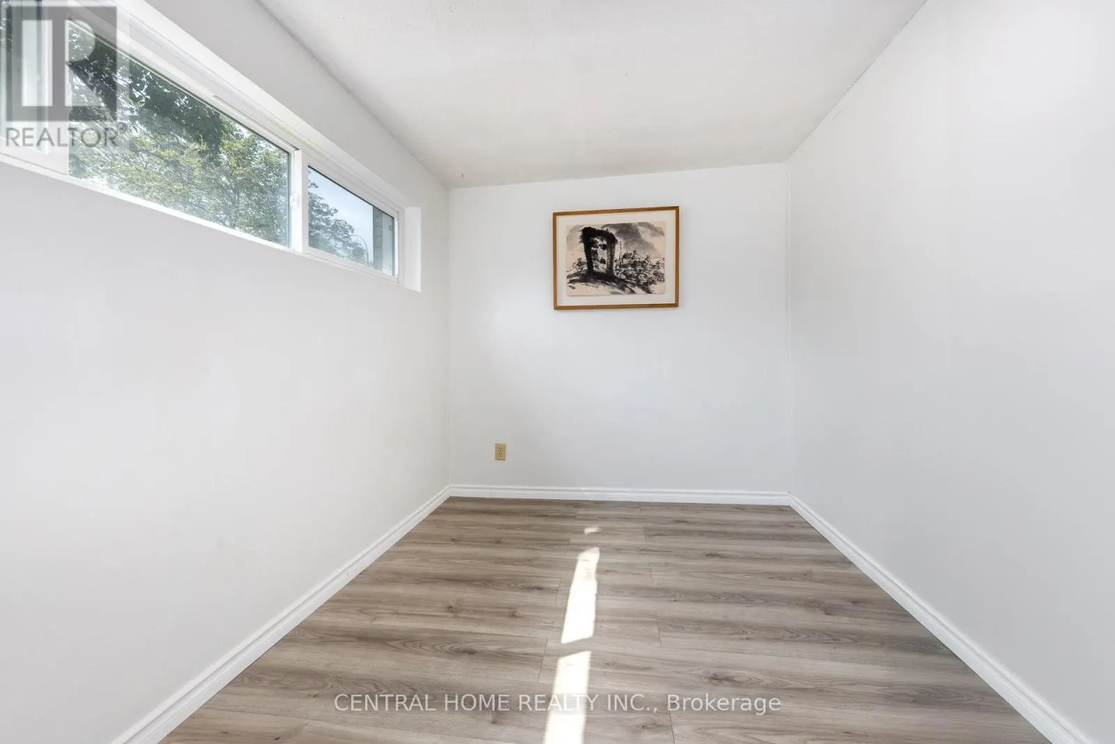 92 PINEMEADOW CRESCENT