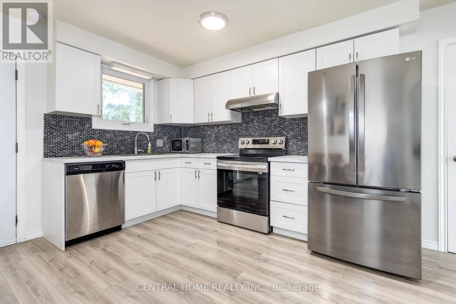 92 PINEMEADOW CRESCENT