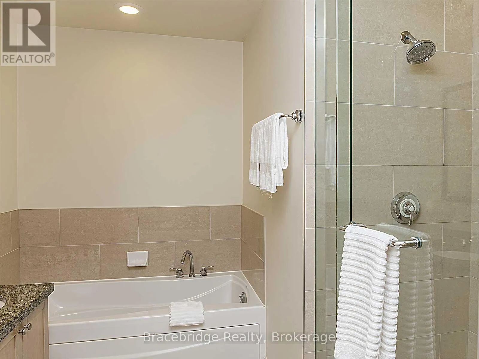 A103-D1 - 1869 MUSKOKA 118 ROAD W, #A103-D1