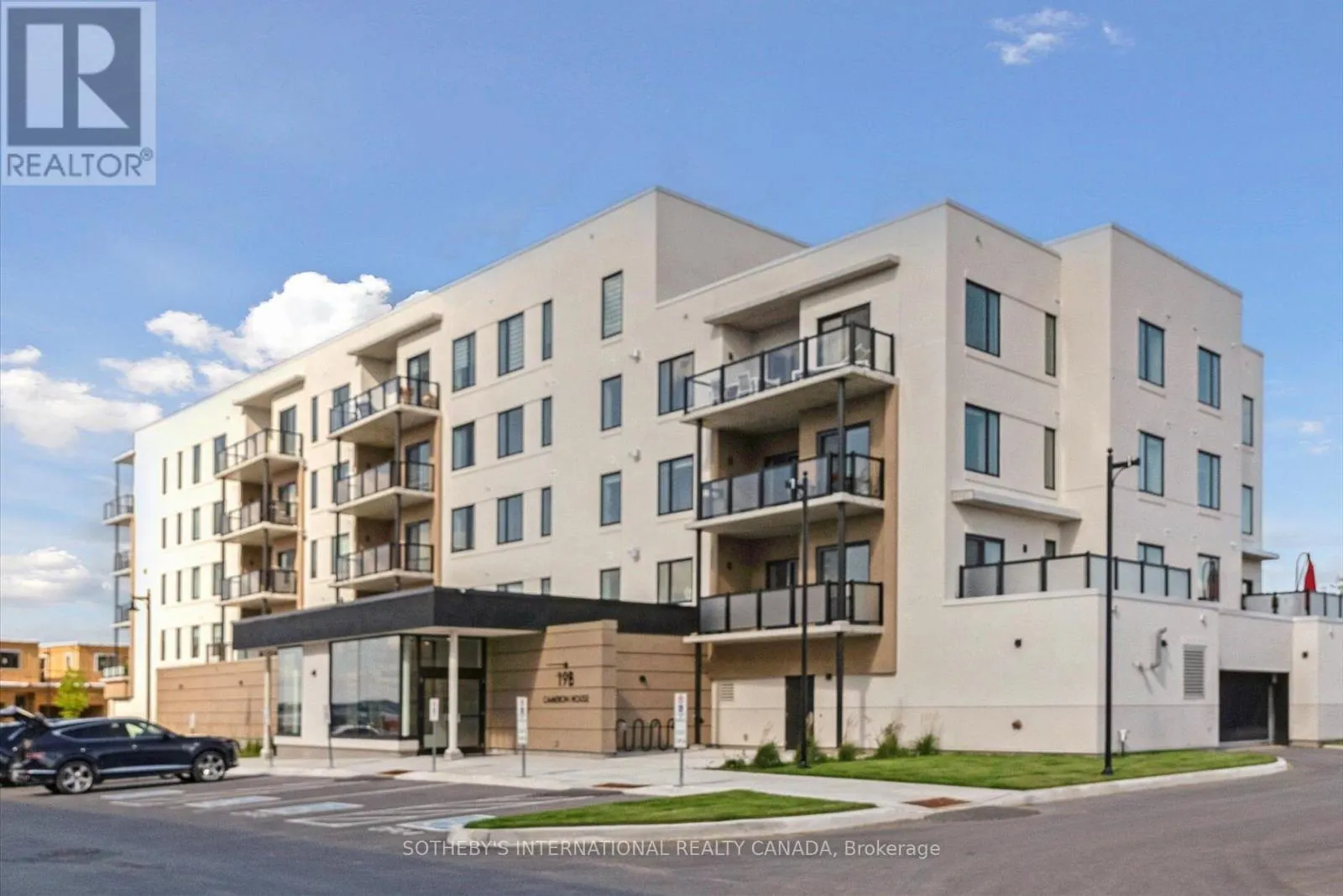 308 - 19B WEST STREET N