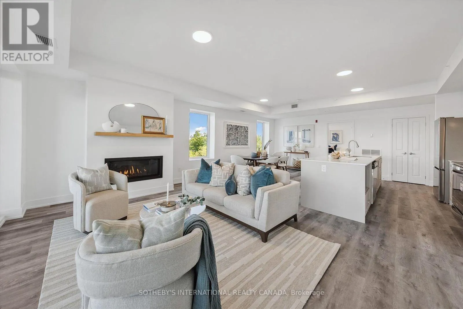 308 - 19B WEST STREET N