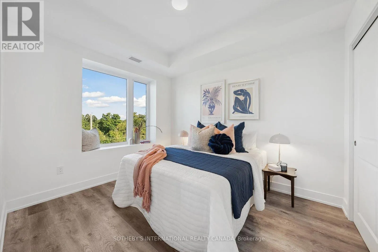 308 - 19B WEST STREET N