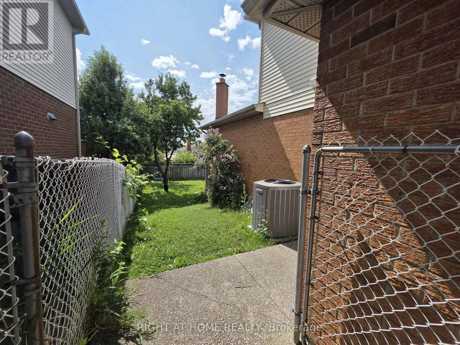 15 LORILEE CRESCENT