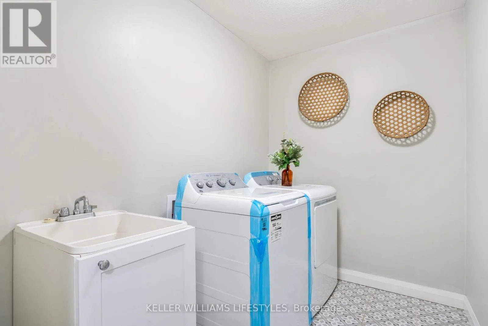 108 - 93 STONEFIELD LANE, #108