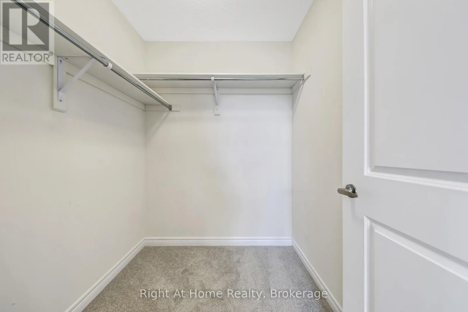 226 BROADACRE DRIVE