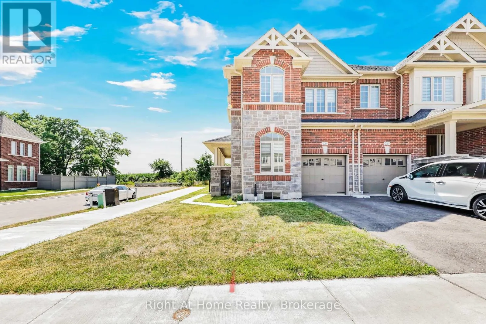 226 BROADACRE DRIVE