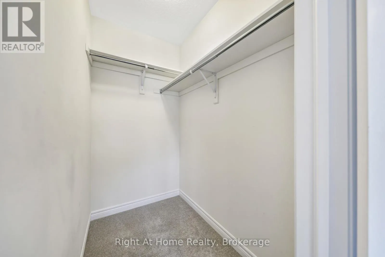 226 BROADACRE DRIVE