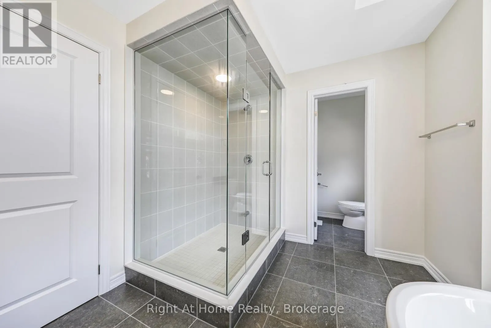 226 BROADACRE DRIVE