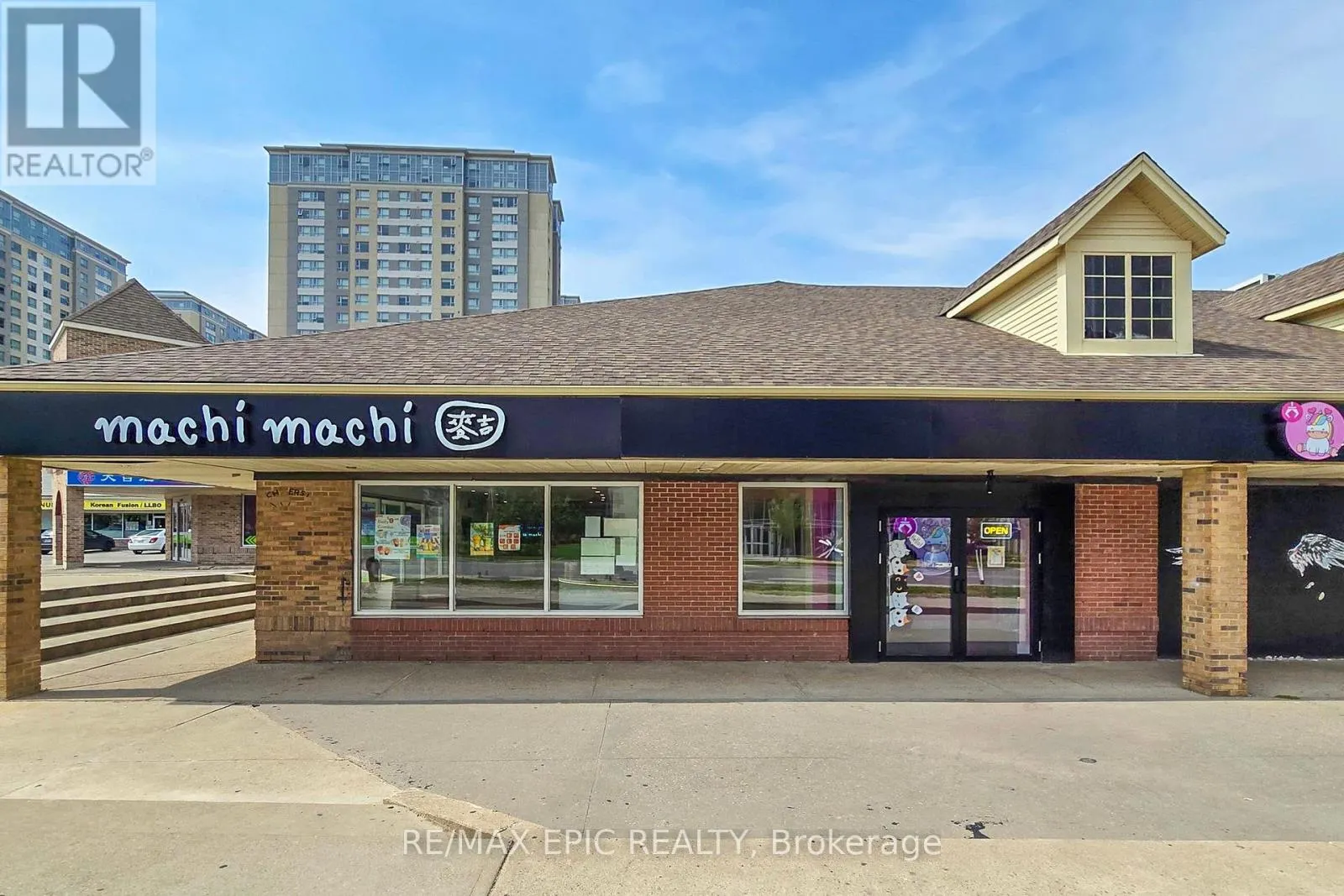 1B - 140 UNIVERSITY AVENUE W