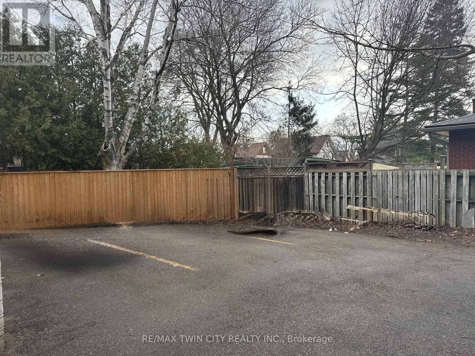 32 SIMEON STREET