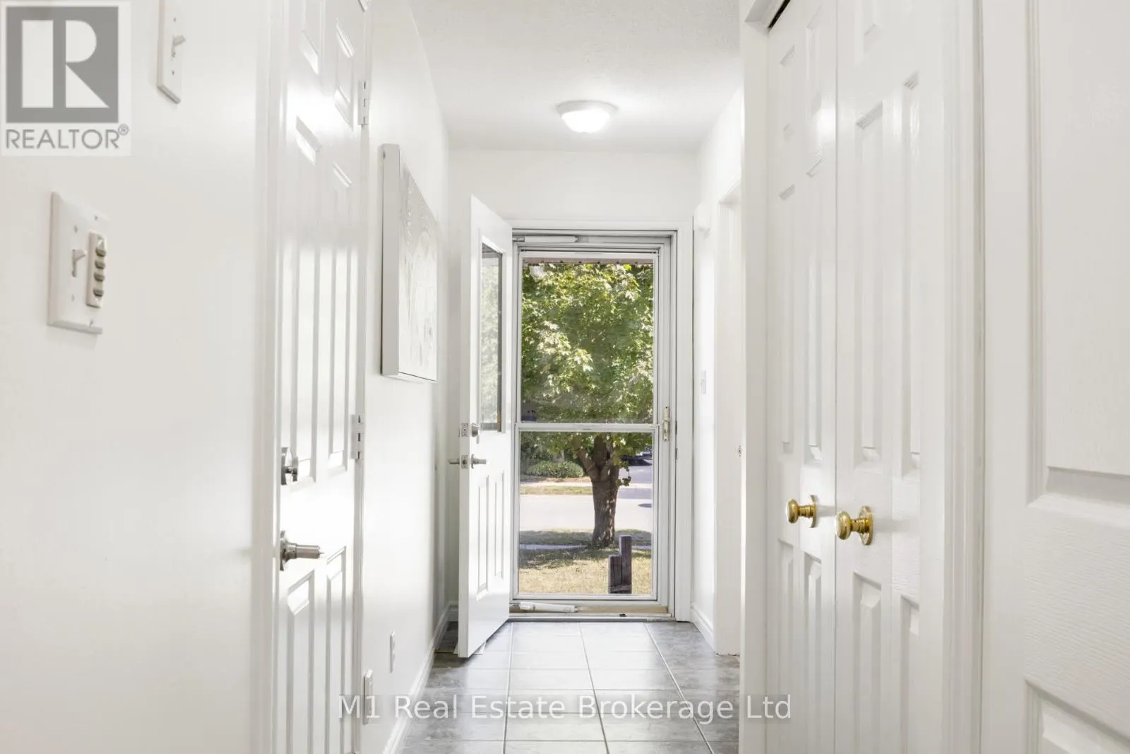 710 DENNY GATE