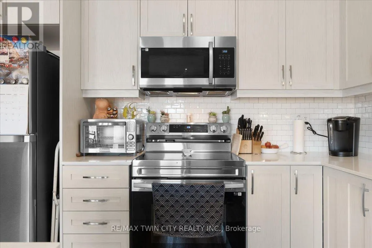 13 - 448 BLACKBURN DRIVE