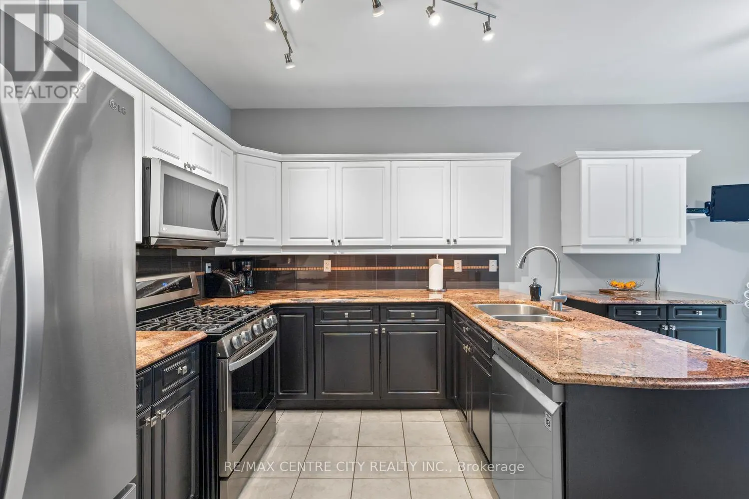 19 - 9 CADEAU TERRACE, #19