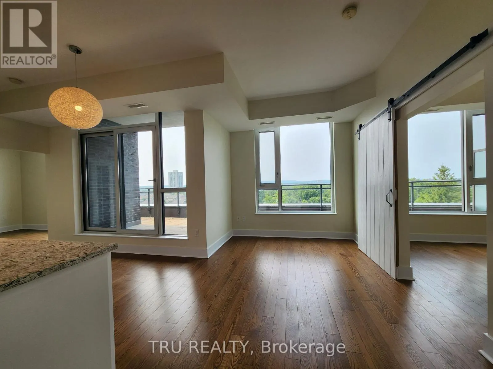 609 - 101 RICHMOND ROAD