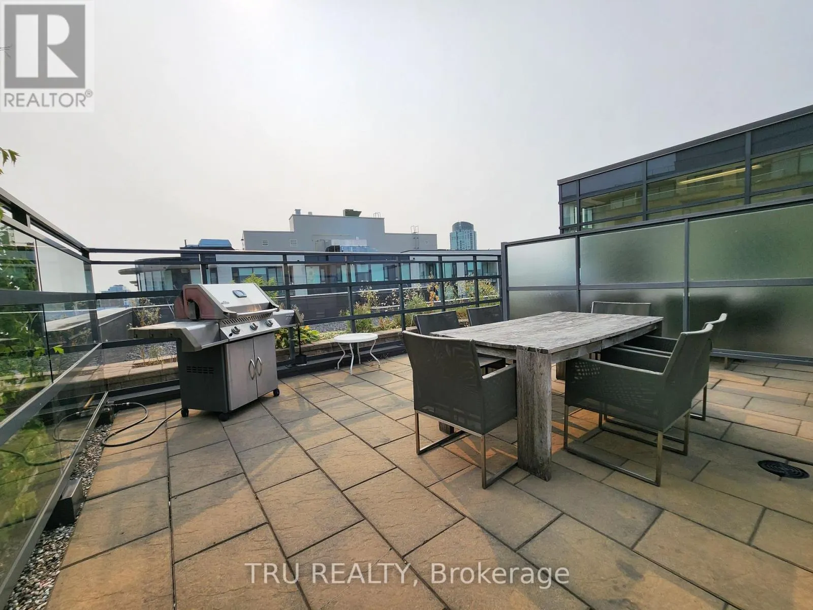 609 - 101 RICHMOND ROAD