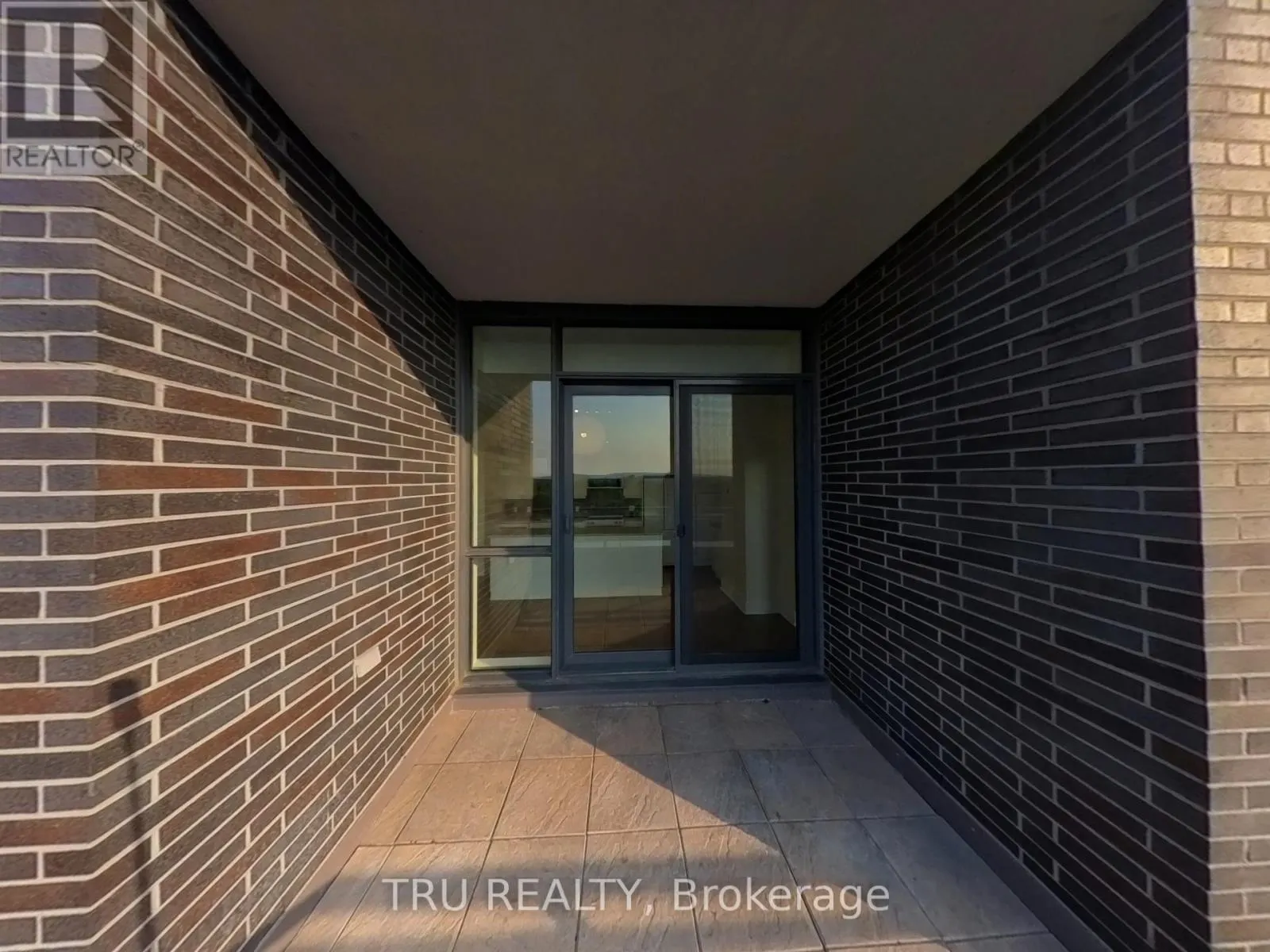609 - 101 RICHMOND ROAD