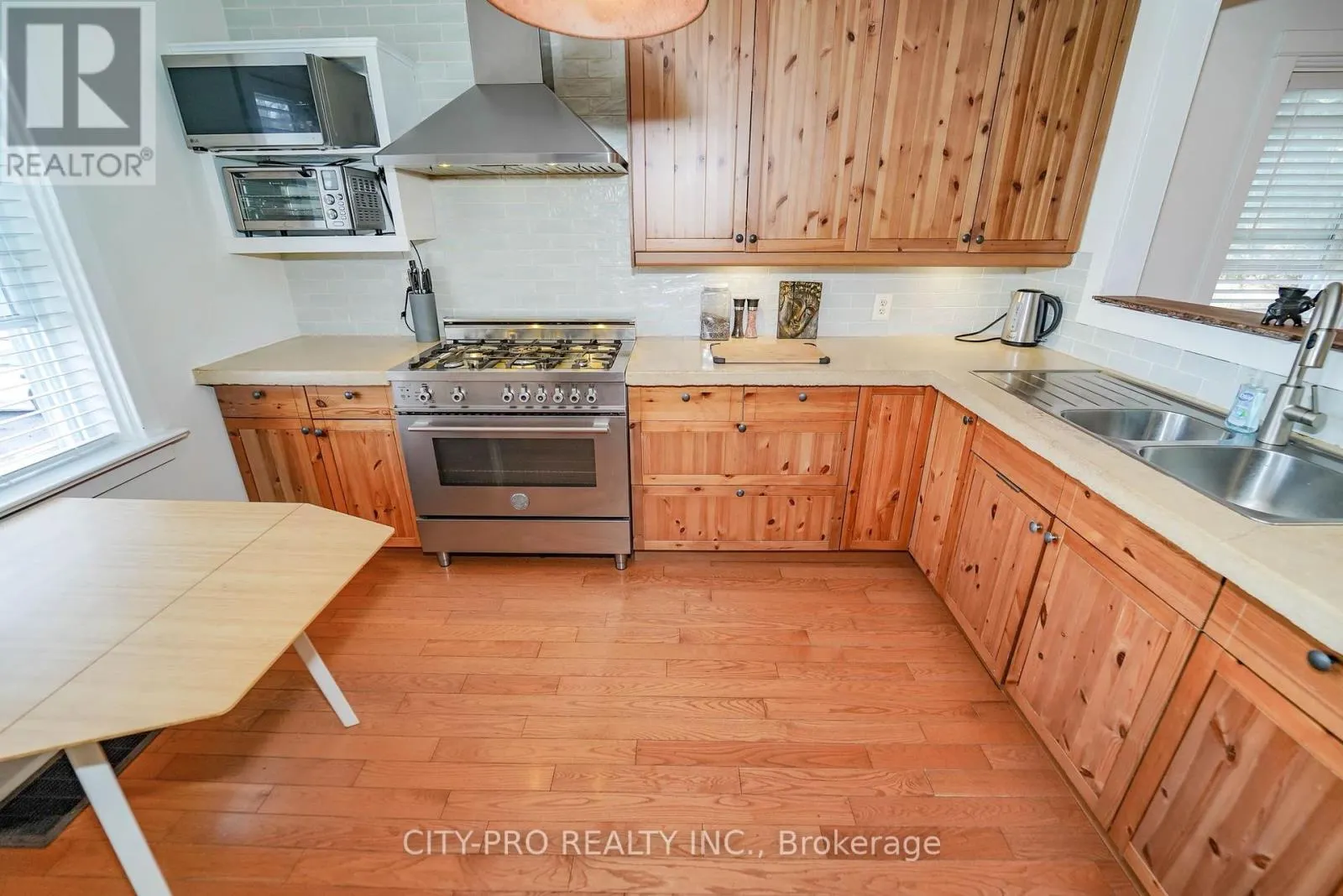 443 5TH CONCESSION ROAD W