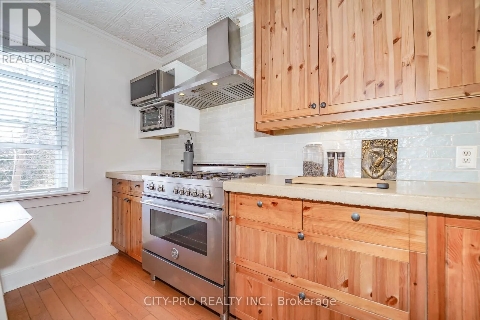 443 5TH CONCESSION ROAD W