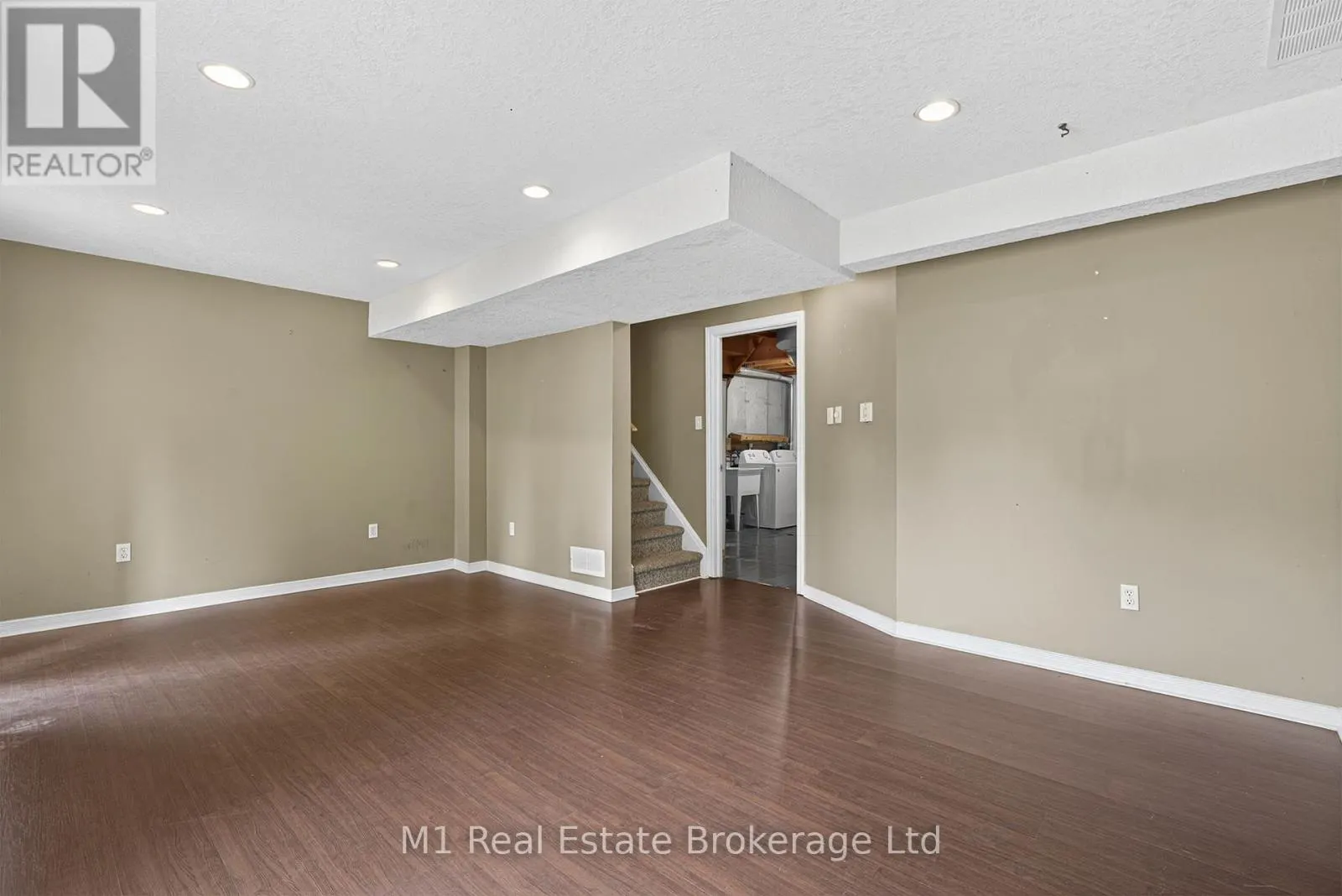 112 CHESTERTON LANE
