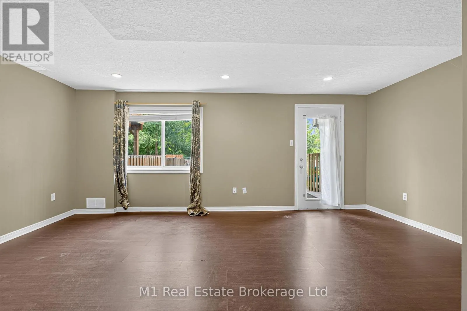 112 CHESTERTON LANE