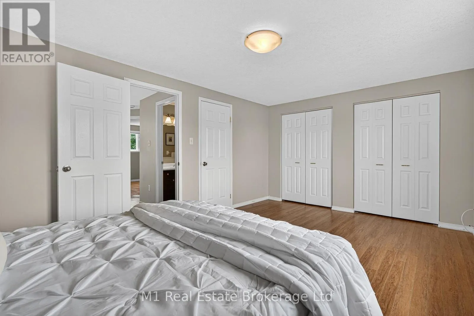 112 CHESTERTON LANE