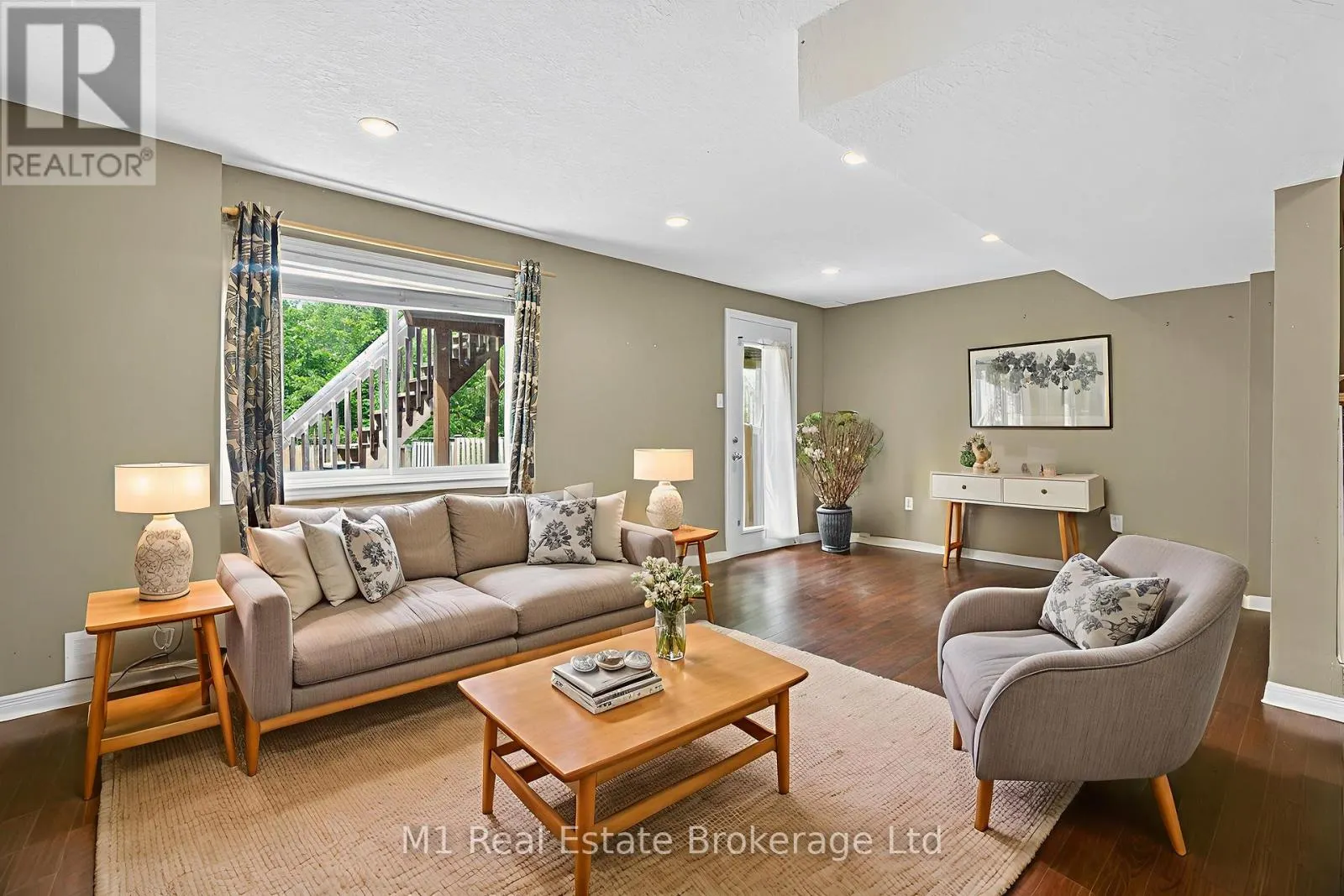 112 CHESTERTON LANE