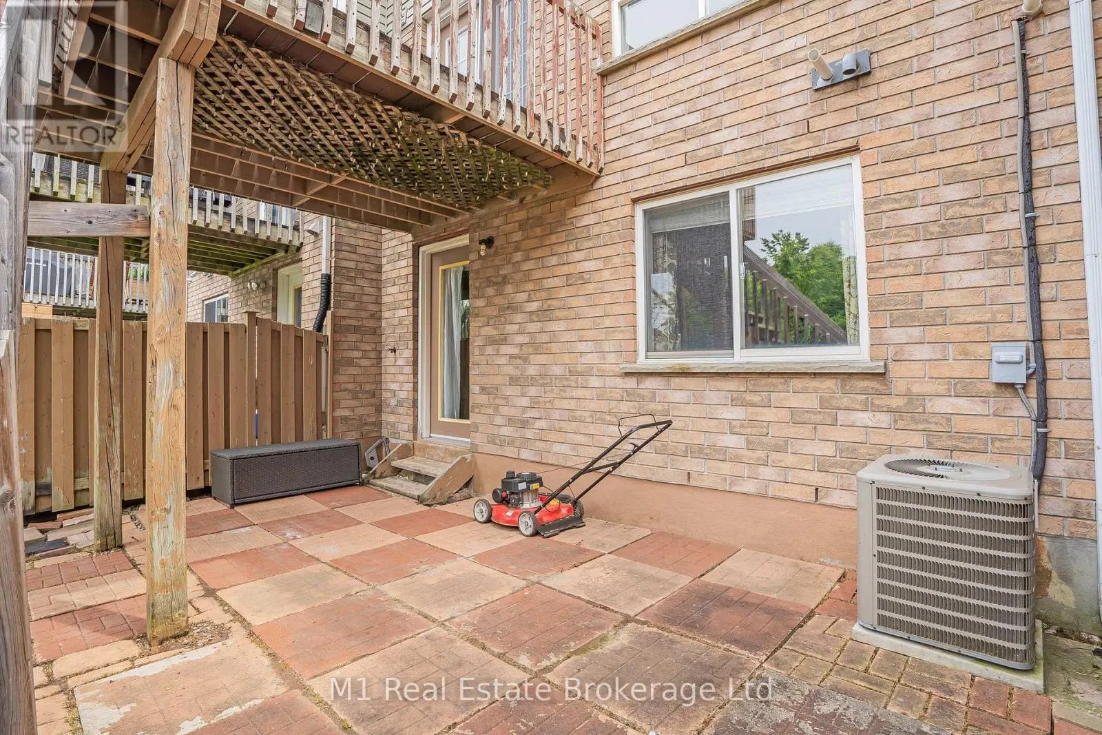 112 CHESTERTON LANE