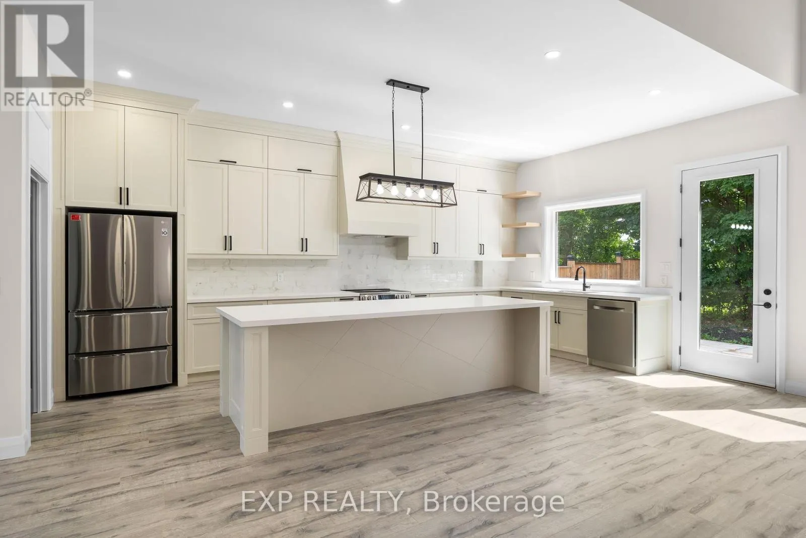 25 SUNVIEW DRIVE