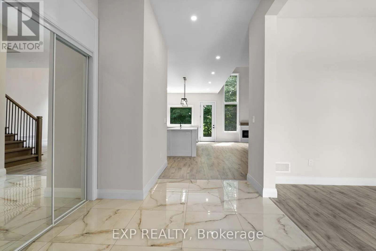 25 SUNVIEW DRIVE