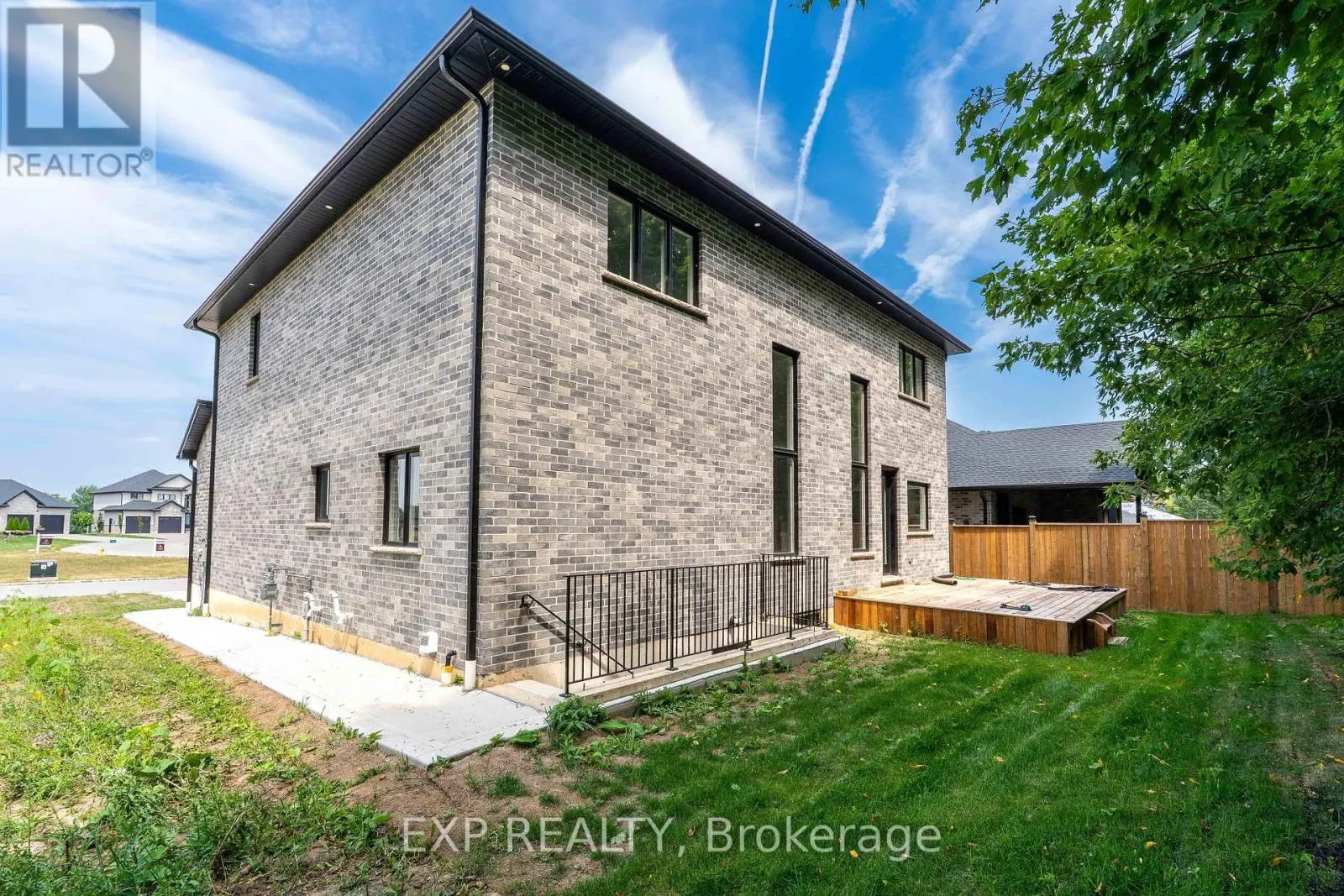 25 SUNVIEW DRIVE