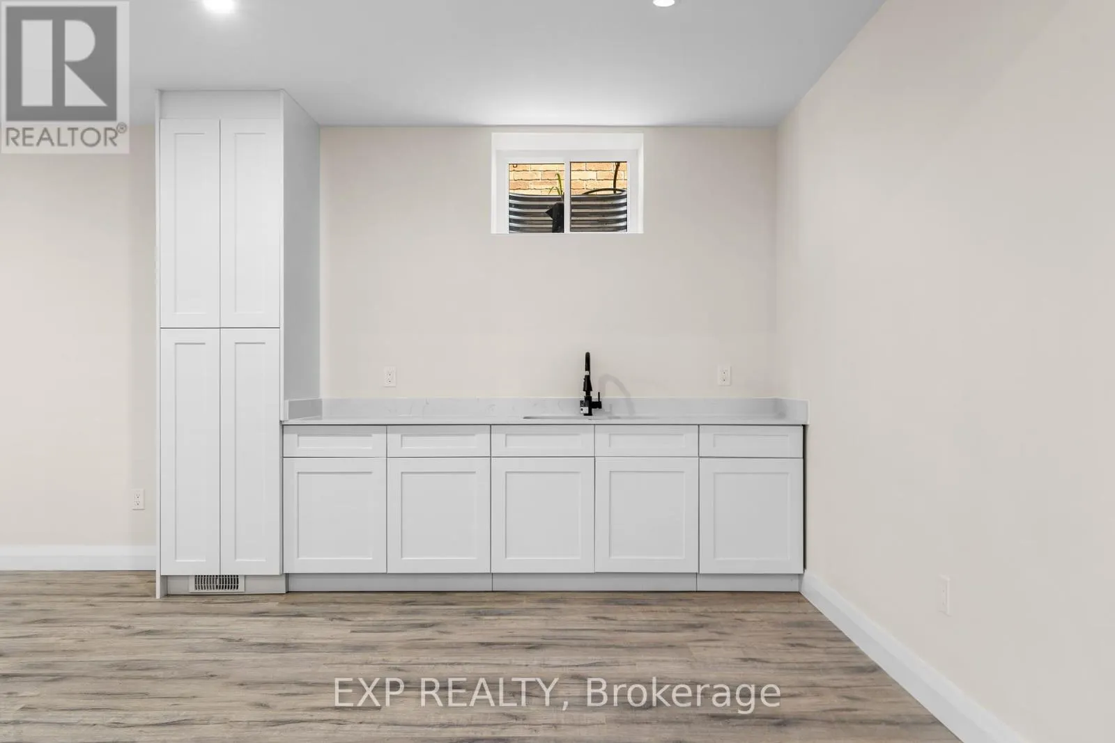 25 SUNVIEW DRIVE