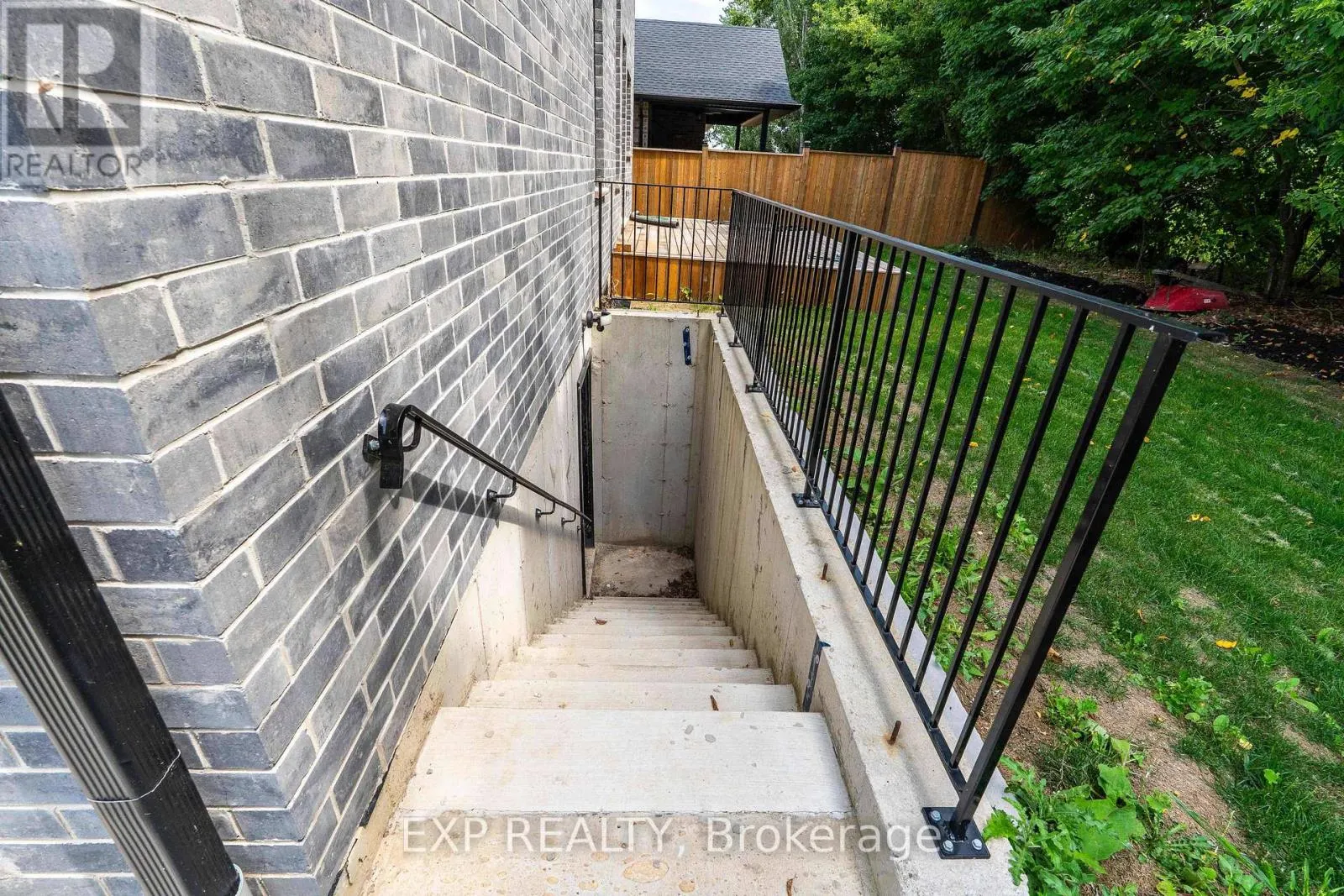25 SUNVIEW DRIVE