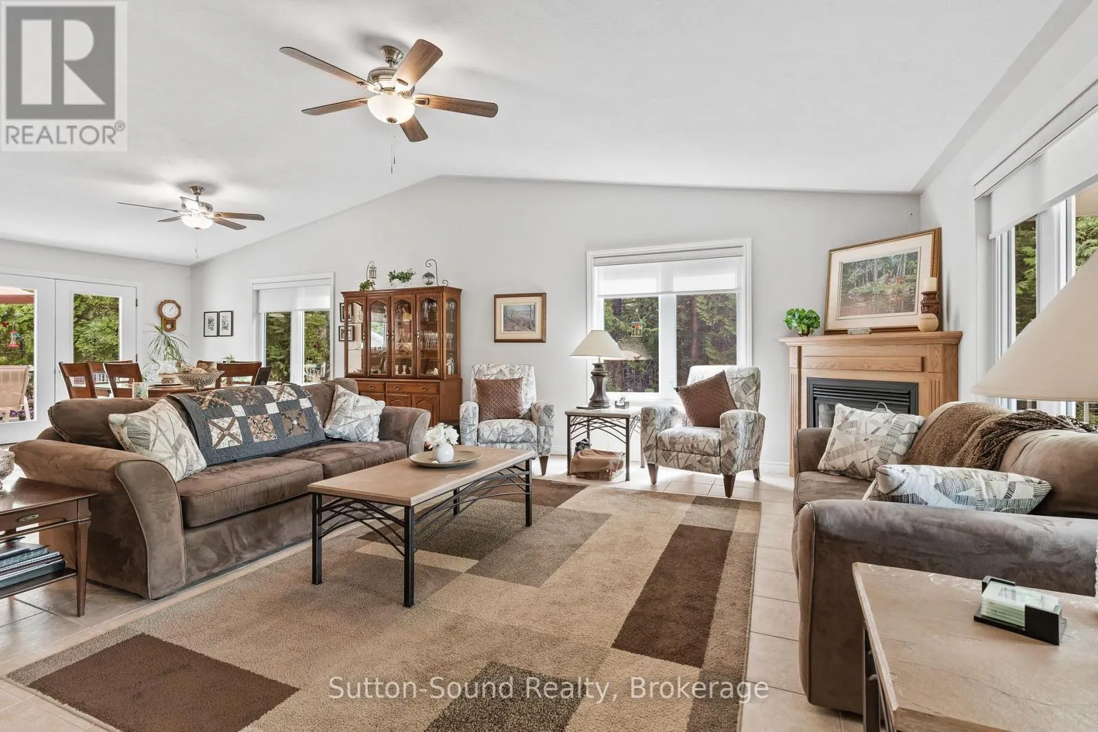 1215 SUNSET DRIVE