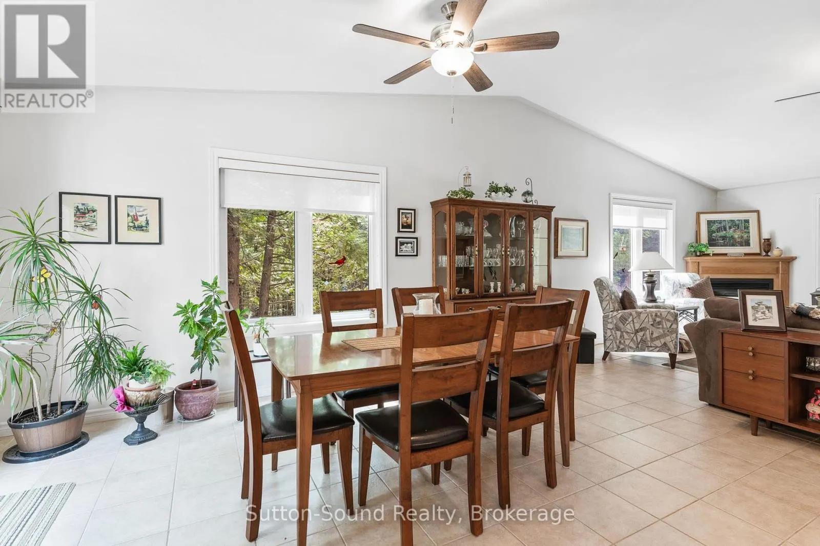 1215 SUNSET DRIVE
