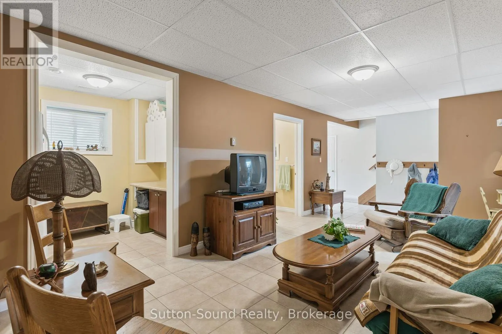 1215 SUNSET DRIVE