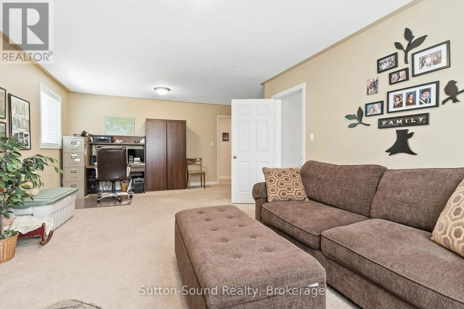 1215 SUNSET DRIVE