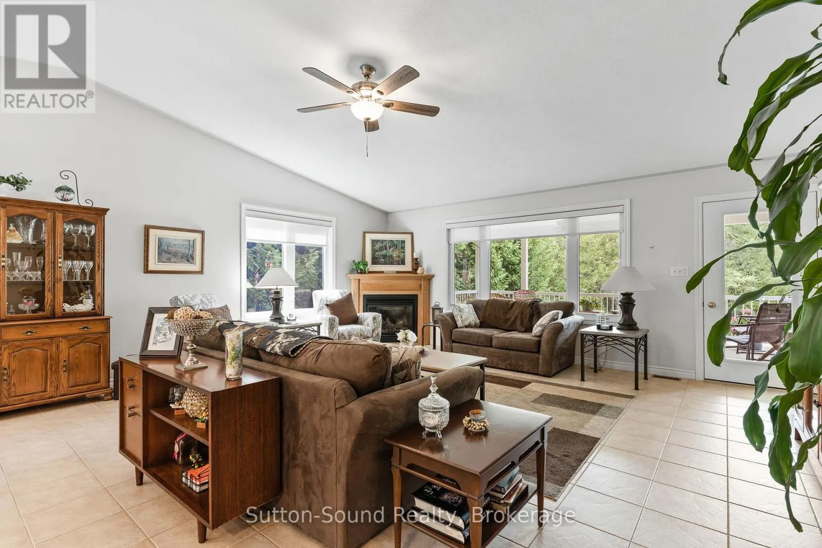 1215 SUNSET DRIVE