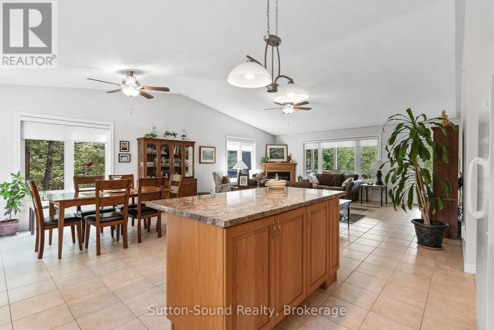 1215 SUNSET DRIVE