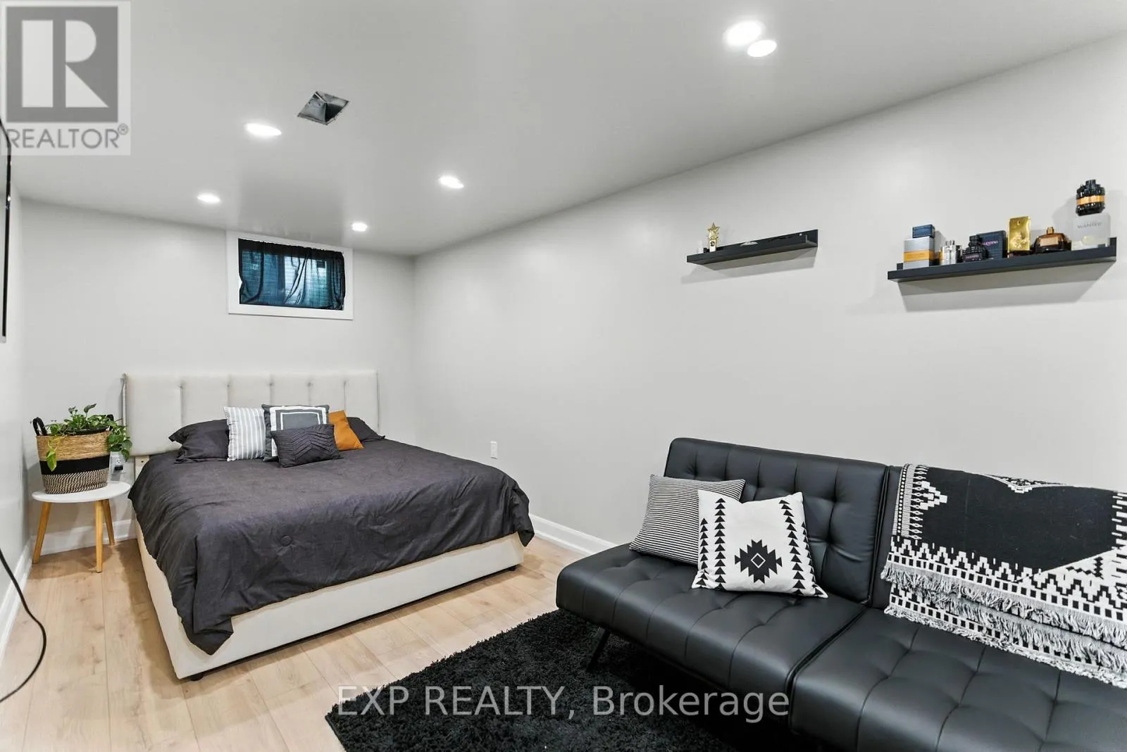 319 HIGHLAND AVENUE