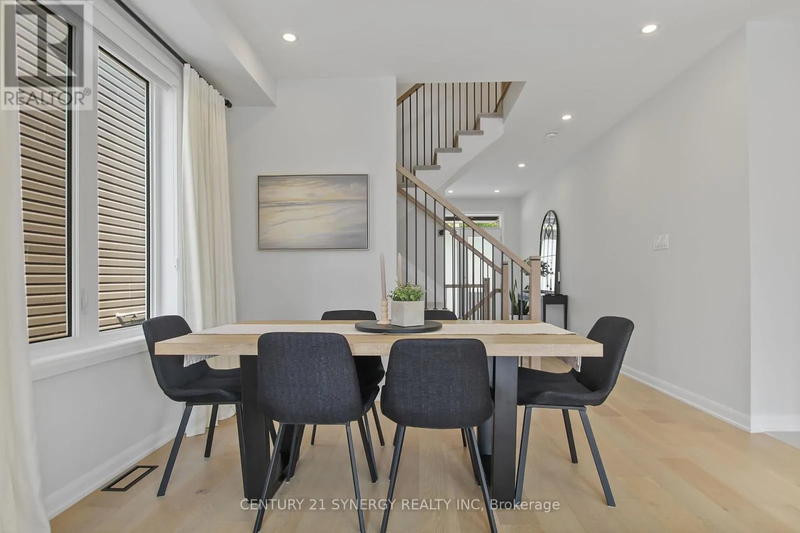 2104 CALTRA CRESCENT