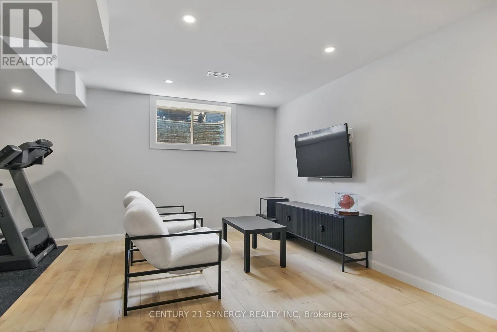 2104 CALTRA CRESCENT