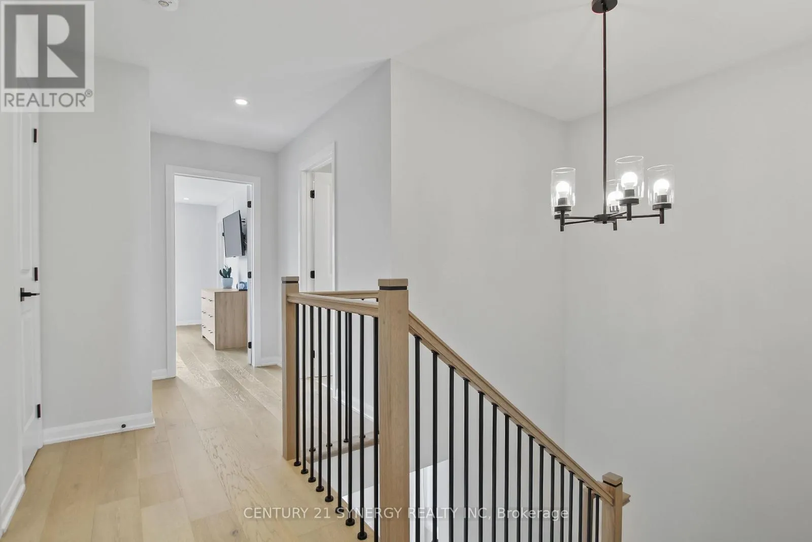 2104 CALTRA CRESCENT