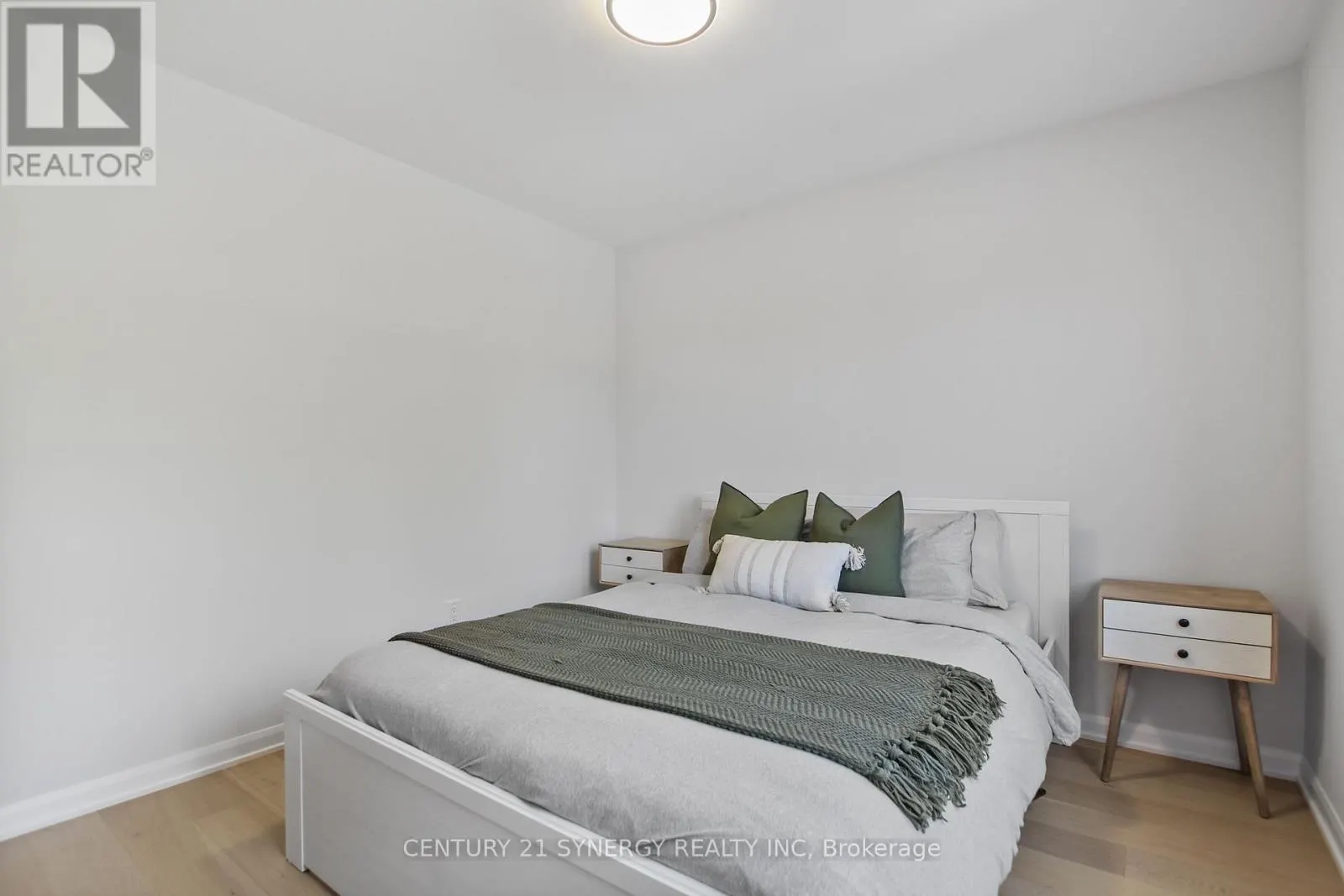 2104 CALTRA CRESCENT