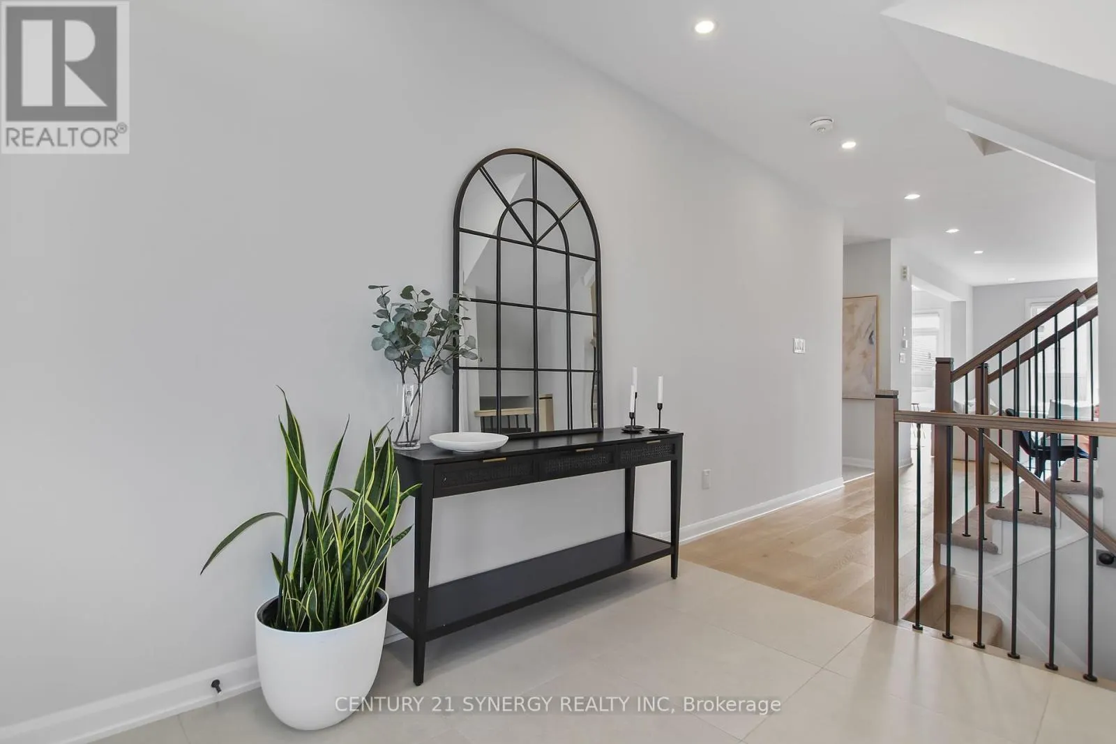 2104 CALTRA CRESCENT