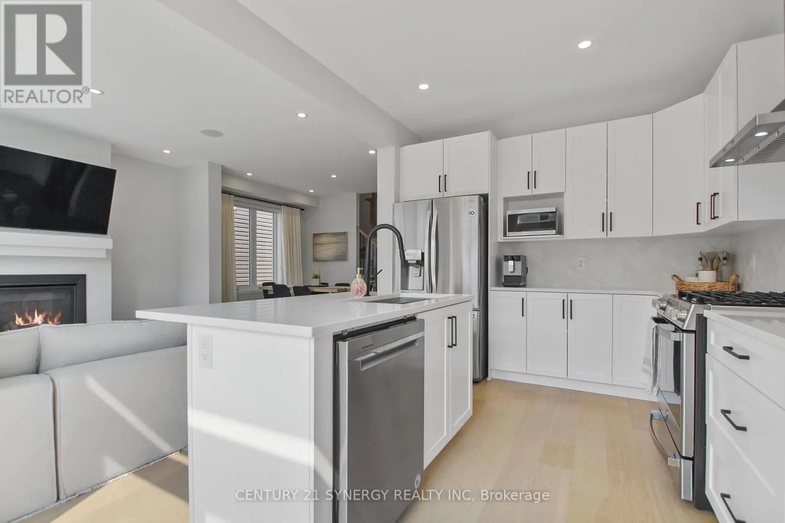 2104 CALTRA CRESCENT