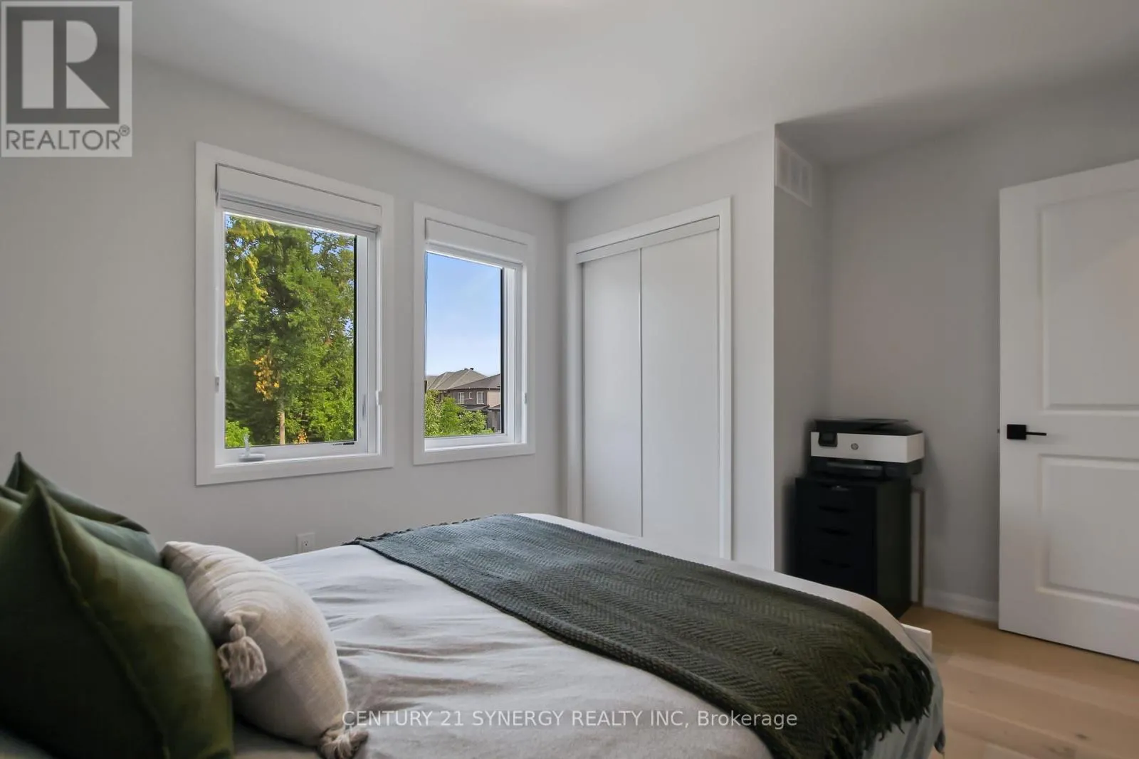 2104 CALTRA CRESCENT