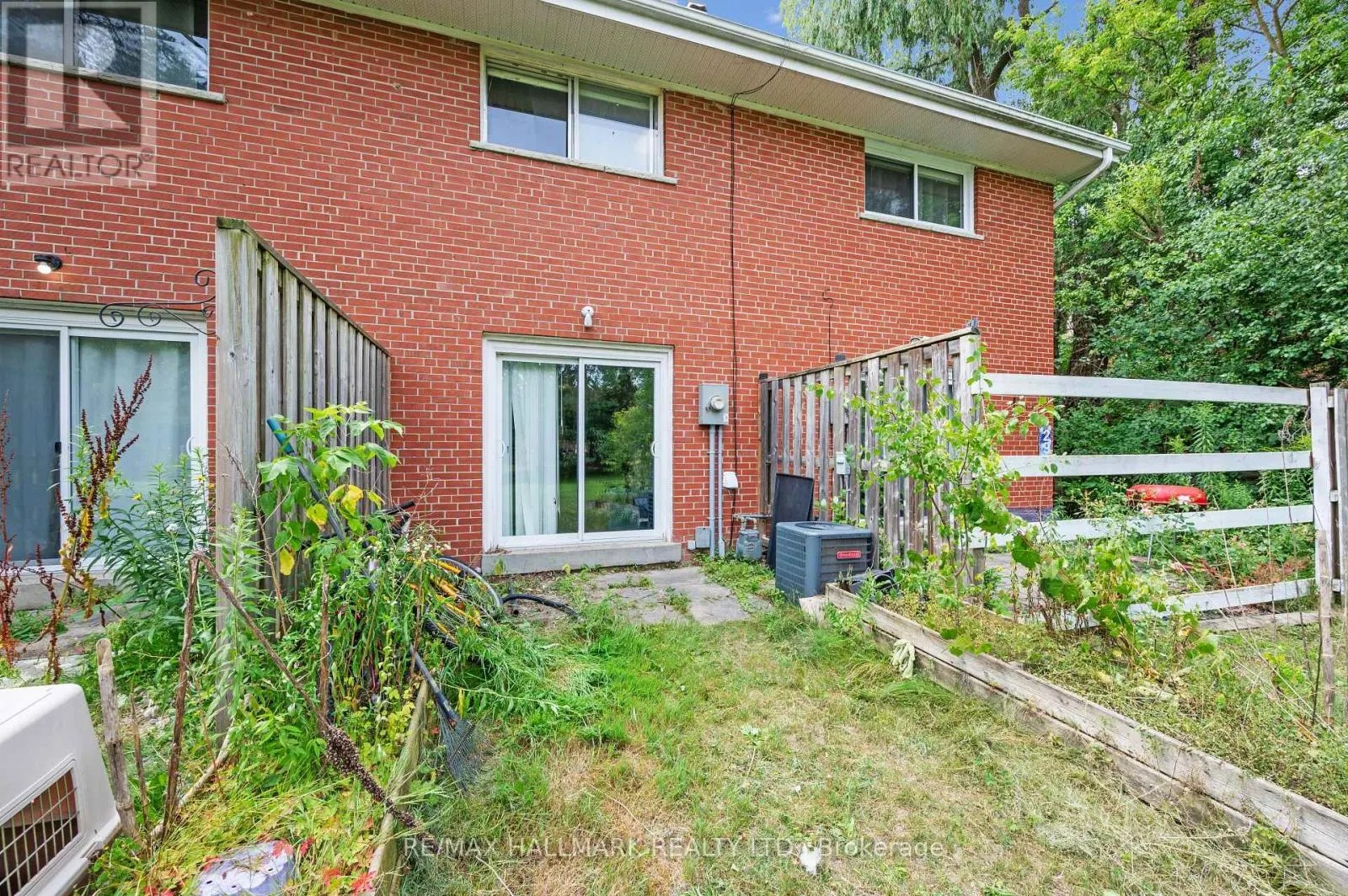 25 - 288 WESTCOURT PLACE
